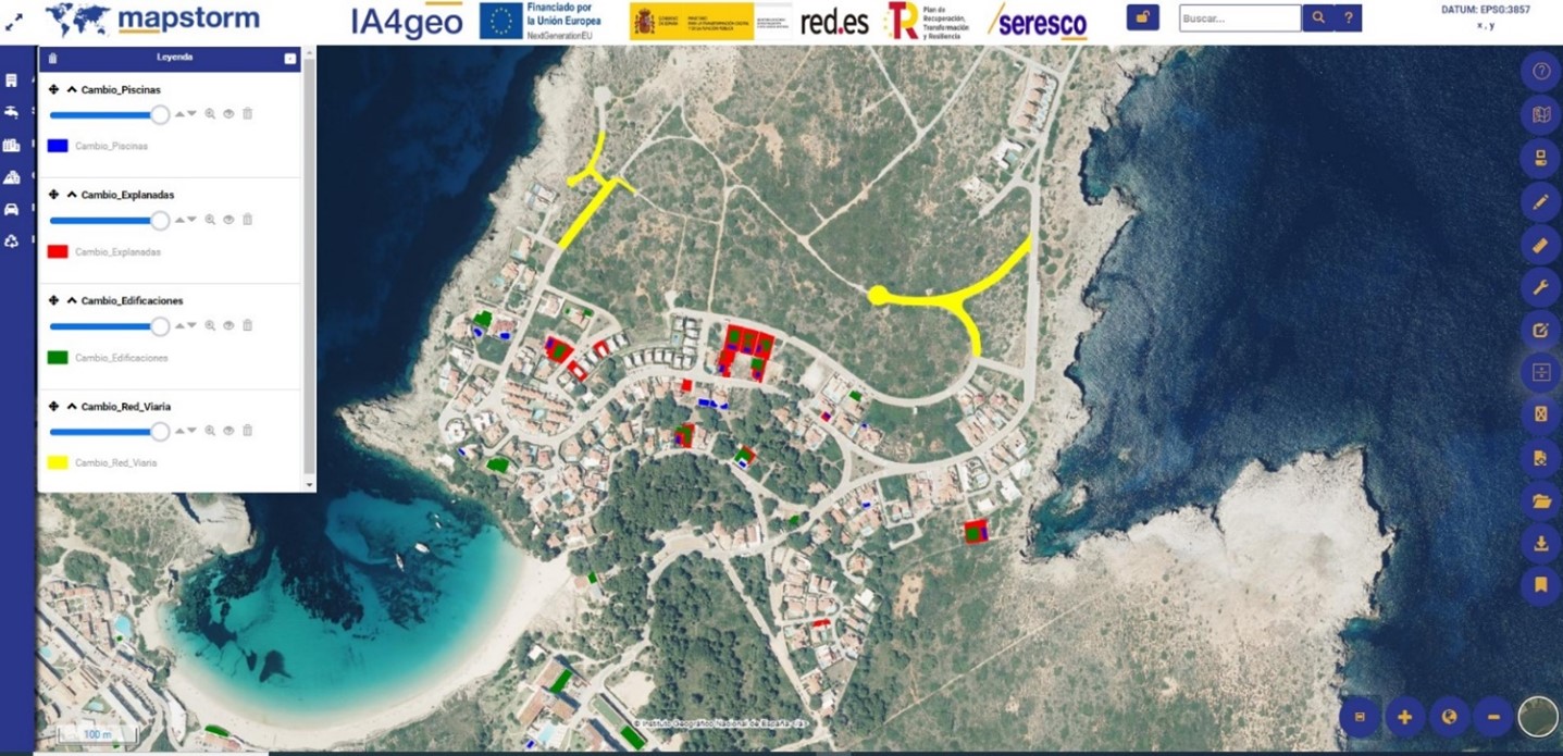 GIS MapStorm mostrando el resultado de detección de cambios en piscinas, explanadas, edificaciones y red viaria