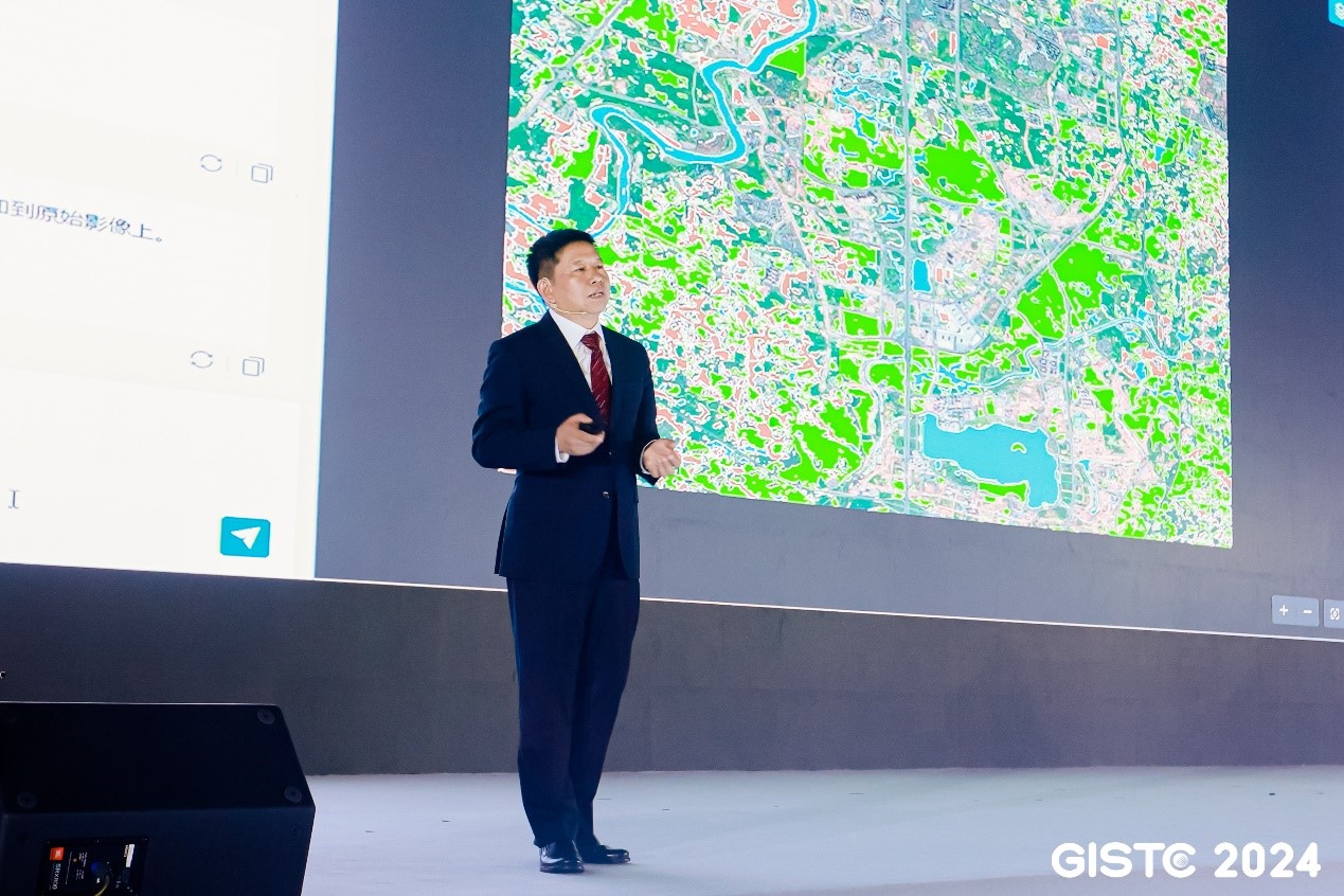 Song Guanfu, Director del Centro de Tecnología de Sistemas de Información Geográfica del Ministerio de Recursos Naturales de China y Presidente de SuperMap